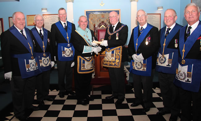 (l to r) WBros George Bonham, John Benson, Trevor Boswell, Jim Clement, RWBro Max Bayes PGM, VWBro Derek Young PDepPrGM, WBros Francis Margot & John Clarke