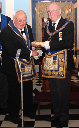 Bro Peter Davison & RWBro Max Bayes PGM