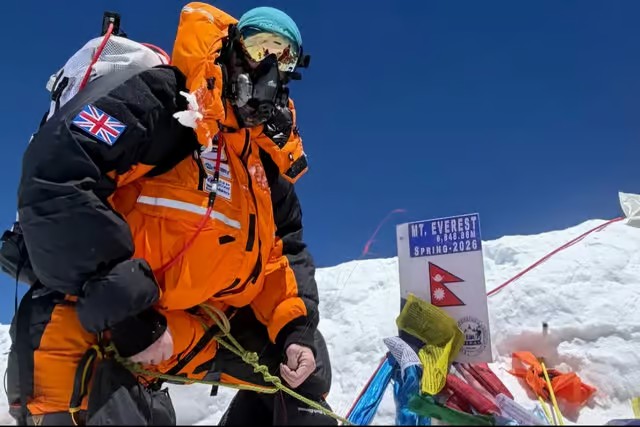 26 07 23 Everest 1